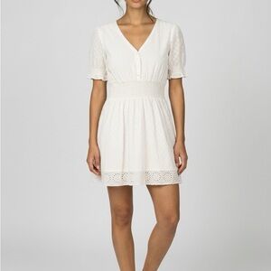 KOS RESORT Elegant Mini White Eyelet Dress Size Small Pre Owned